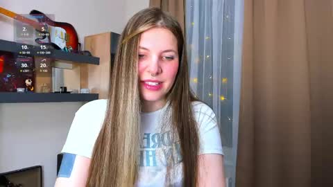 Anya online show from April 19, 7:38 pm