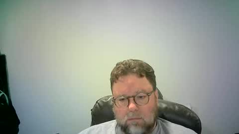Snapshot of mister_happy567 chatting on October 27, 6:02 am Mr. Happy online show from October 27, 6:02 am