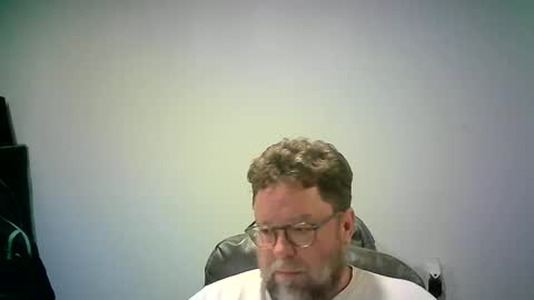Snapshot of mister_happy567 chatting on October 26, 5:41 am Mr. Happy online show from October 26, 5:41 am