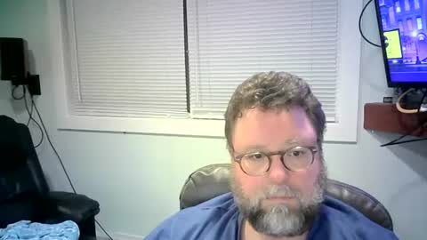 Snapshot of mister_happy567 chatting on February 22, 7:23 am Mr. Happy online show from February 22, 7:23 am