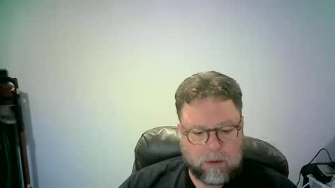 Snapshot of mister_happy567 chatting on September 21, 5:11 am Mr. Happy online show from September 21, 5:11 am