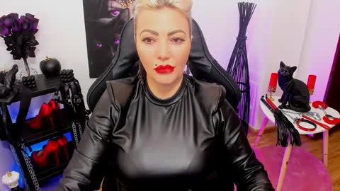 Miss CatSnow online show from February 7, 10:50 am