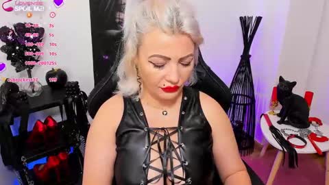 Miss CatSnow online show from January 23, 1:24 pm
