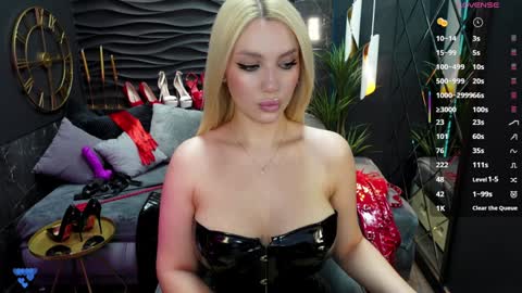 Darsy online show from February 8, 1:54 pm