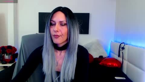 Snapshot of mistressevelyn_ chatting on February 28, 7:05 am MistressEvelyn  online show from February 28, 7:05 am