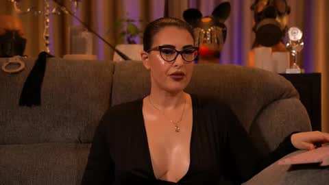 Mistress Kelly online show from November 3, 12:22 am