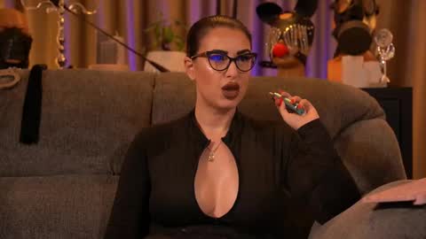 Mistress Kelly online show from November 17, 12:46 am