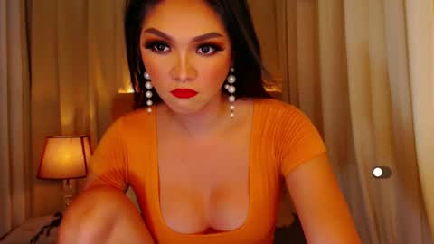 Leah online show from April 19, 8:44 pm