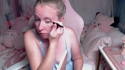 Snapshot of mistymystic chatting on October 23, 11:27 pm Misty online show from October 23, 11:27 pm