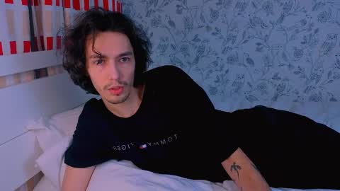 MitchelKors online show from April 1, 1:28 am