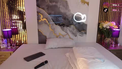 Mtica Brennet online show from April 15, 4:27 am