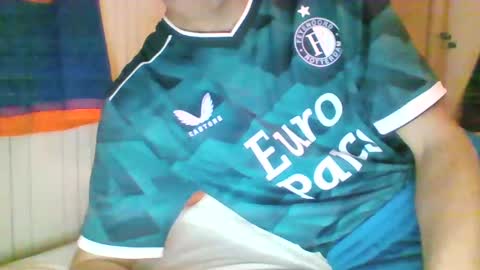 mitta93 online show from December 12, 6:42 pm