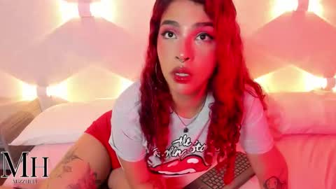 mizzhell_ online show from October 22, 1:02 pm