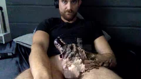 Hrny Lat  .. online show from October 11, 8:01 pm