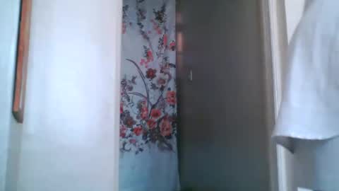 Snapshot of mlle_kali chatting on October 22, 11:34 am Mlle Kali online show from October 22, 11:34 am