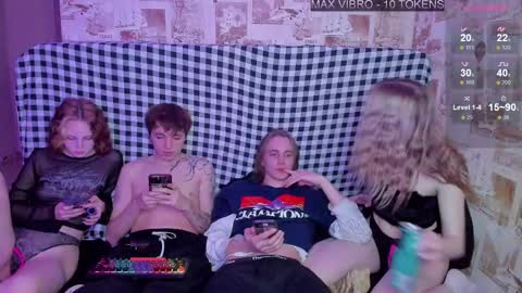 Tim and Lisa  Simon and Luna online show from February 14, 3:26 pm