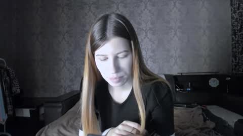 Lili online show from November 7, 9:56 am