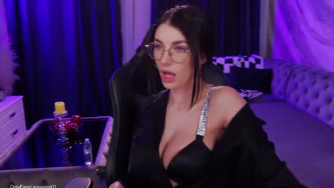 Jessie online show from December 1, 11:58 pm