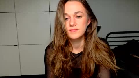 mmminnie online show from February 26, 7:39 pm