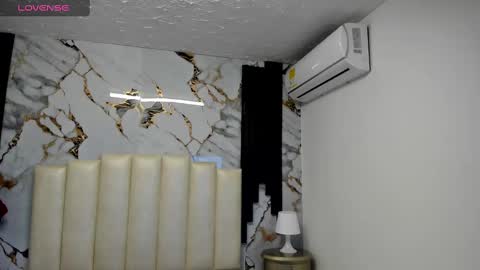 Hey Guys  Im Mollie online show from October 23, 12:17 pm