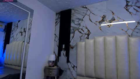 Hey Guys  Im Mollie online show from December 21, 12:33 pm