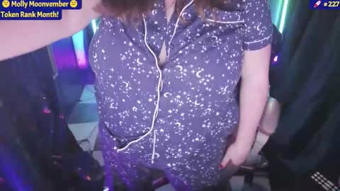 molly_moons online show from November 5, 4:14 am
