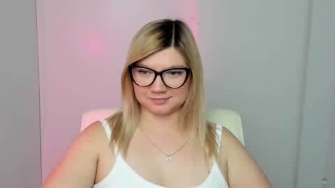 Molly online show from September 24, 11:50 am