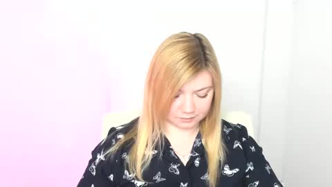 Molly online show from March 12, 1:19 pm