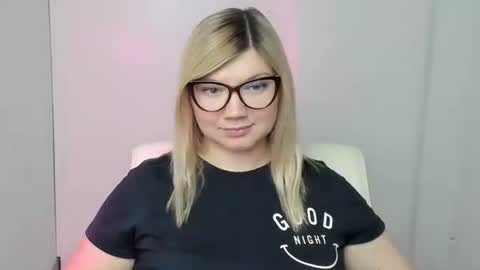 Molly online show from September 30, 12:04 pm