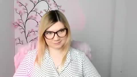 Molly online show from January 12, 1:07 pm