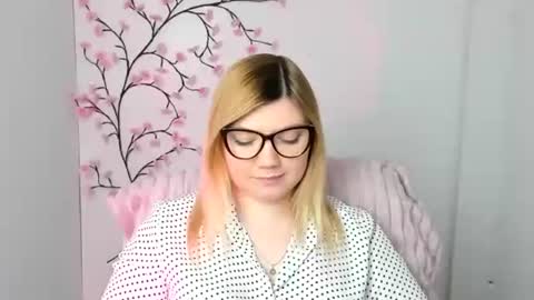 Molly online show from February 1, 12:46 pm