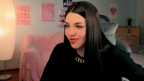 Molly online show from April 19, 4:35 am