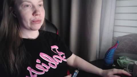 I have new photos come and see with love Molly online show from December 21, 10:10 am