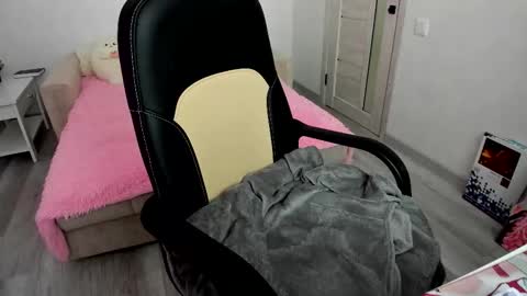 Snapshot of molly_sweetbaby chatting on September 8, 2:16 pm Ill tell you when were private online show from September 8, 2:16 pm