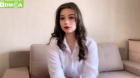 Molly online show from March 18, 1:17 pm