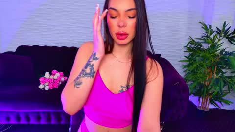 Julia online show from February 18, 8:52 pm