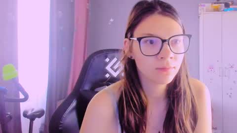  KIRA  online show from April 7, 8:05 am