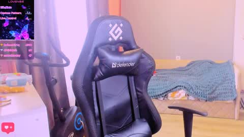  KIRA  online show from April 2, 1:57 am