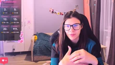  KIRA  online show from December 22, 2:18 am