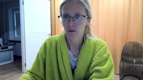 AngelMomm online show from October 16, 6:35 am