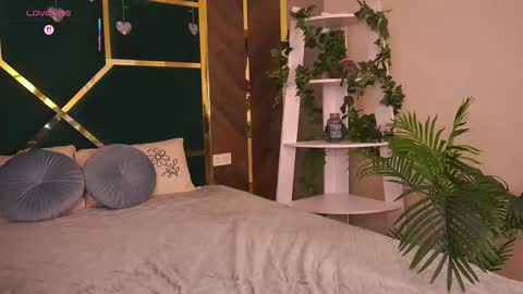 mollyymayy online show from March 2, 12:23 pm