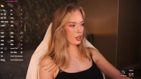 mollyymayy online show from June 5, 12:17 am