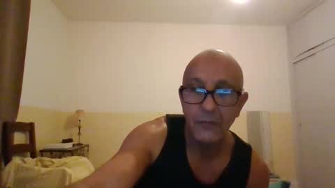 moment71200 online show from November 12, 4:53 pm