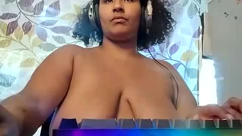 Mommy bubbles online show from October 6, 5:42 pm