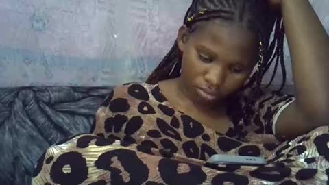 momsdoll online show from April 4, 8:21 am