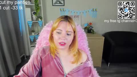 Snapshot of mon1ca_jones chatting on October 15, 2:04 am mon1ca_jones online show from October 15, 2:04 am