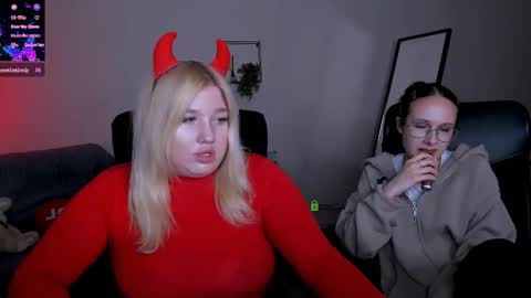 Mona  online show from September 10, 7:37 pm