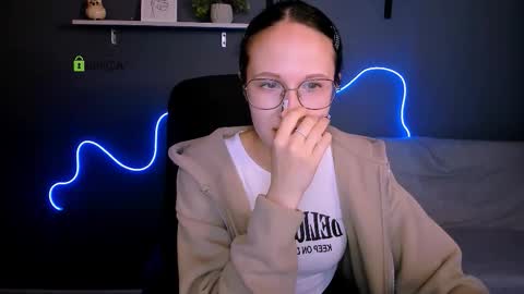 Mona  online show from September 24, 8:48 pm