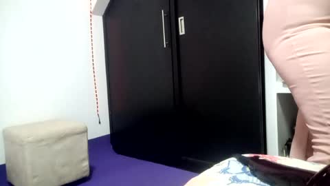 monaa_paloma online show from August 9, 3:23 am