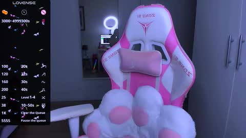   online show from December 7, 11:18 pm